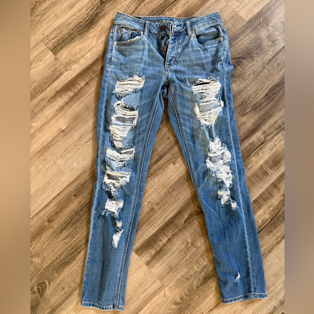 American Eagle Outfitters Ripped Button Down Blue‎ Skinny Jeans